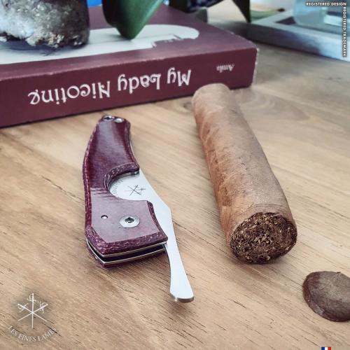 Les Fines Lames Le Petit - The Cigar Pocket Knife - Micarta Plum (End of Line)