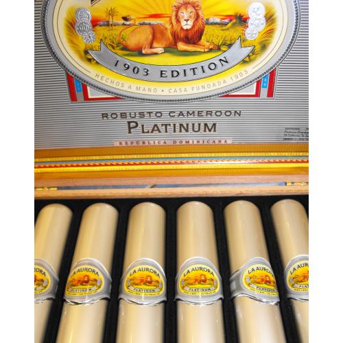 La Aurora Preferidos Robusto Cigars - Platinum - Box of 8