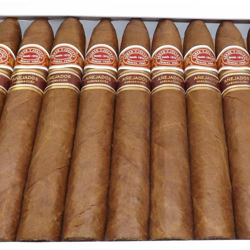 Romeo y Julieta Piramide Anejados - Box of 25