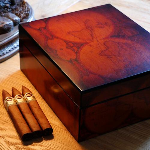 Old World Antique Map Humidor - 25 Capacity