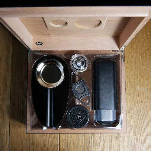 Angelo Black Humidor with Gift Set - 30 Cigar Capacity