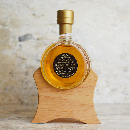 Small Barrel of Highland Malt with Oak Stand Whisky Decanter (Stylish Whisky) - 40% 200ml  