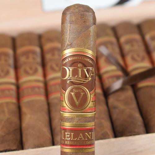 Oliva Serie V Melanio Gran Reserva No. 4 Petit Corona Cigar - 1 Single