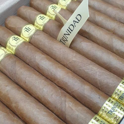 Trinidad Robusto Extra From Travel Humidor - 1 cigar