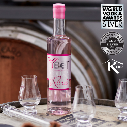 Y B&#274;T Rose Double Beet Premium Welsh Vodka Â 40% 70cl