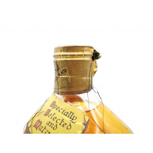 John Haig & Co. Dimple Spring Cap - 26 2/3 FL OZ 70 Proof